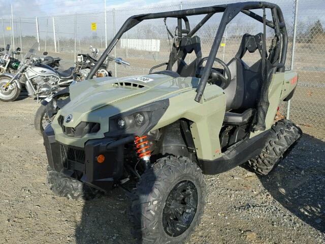 3JBKGAN26JJ000155 - 2018 CAN-AM COMMANDER GREEN photo 2