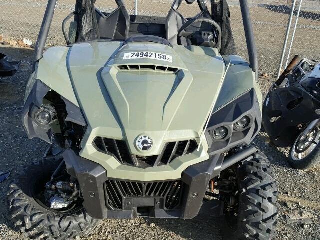 3JBKGAN26JJ000155 - 2018 CAN-AM COMMANDER GREEN photo 7