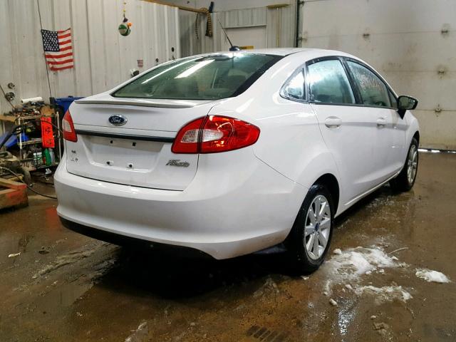 3FADP4BJ0CM123296 - 2012 FORD FIESTA SE WHITE photo 4