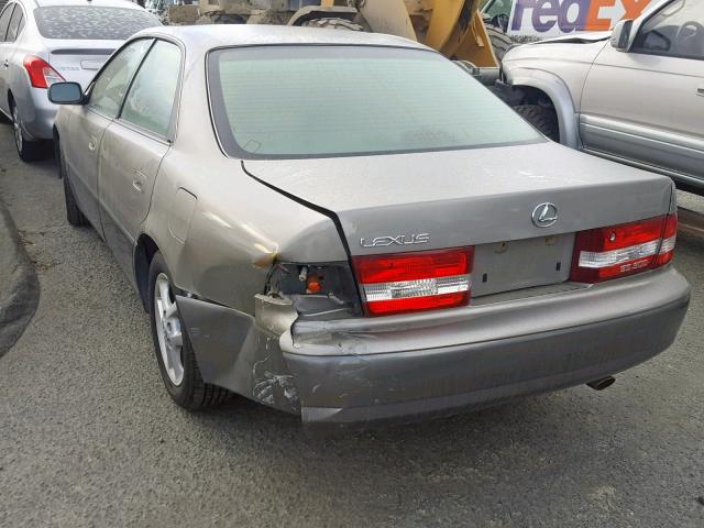 JT8BF28G610304034 - 2001 LEXUS ES 300 SILVER photo 3