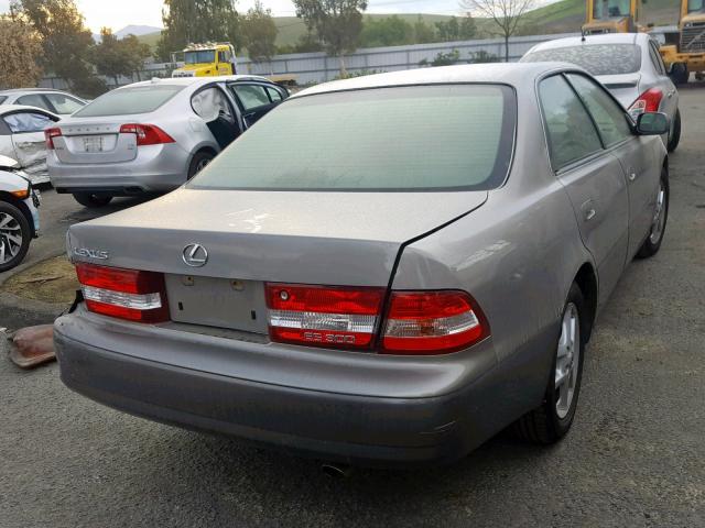 JT8BF28G610304034 - 2001 LEXUS ES 300 SILVER photo 4