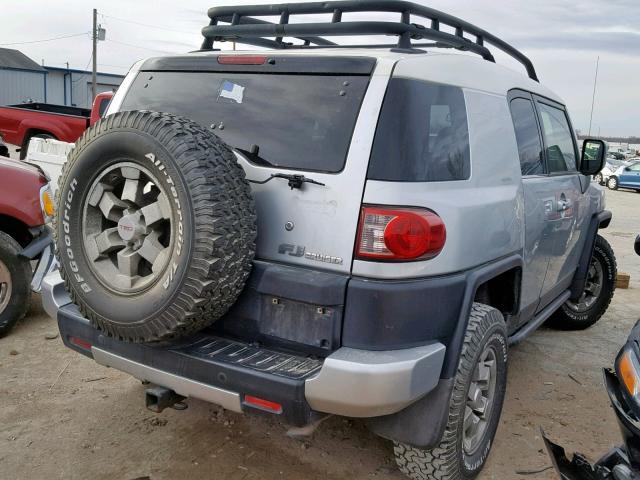 JTEBU11F470030632 - 2007 TOYOTA FJ CRUISER SILVER photo 4