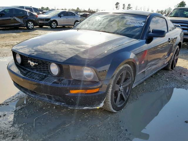 1ZVHT82H585146742 - 2008 FORD MUSTANG GT BLACK photo 2