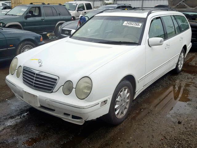 WDBJH65J5YA983649 - 2000 MERCEDES-BENZ E 320 WHITE photo 2