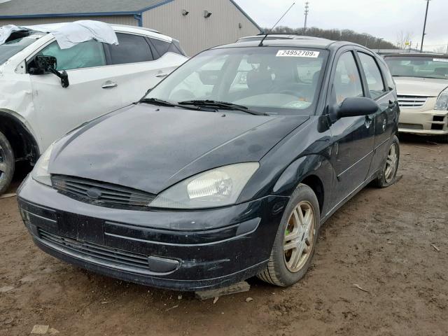 3FAFP37373R147871 - 2003 FORD FOCUS ZX5 BLACK photo 2