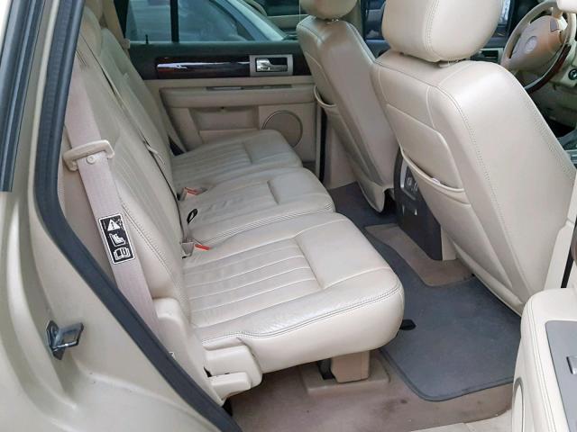 5LMFU28R84LJ08229 - 2004 LINCOLN NAVIGATOR Бежевый фото 6