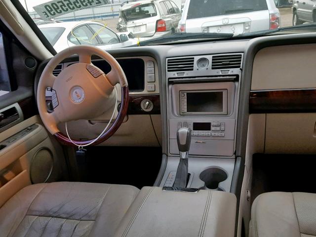 5LMFU28R84LJ08229 - 2004 LINCOLN NAVIGATOR Бежевый фото 9