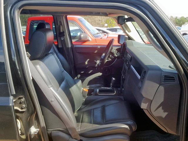 1J8HH48N38C182105 - 2008 JEEP COMMANDER BLACK photo 5