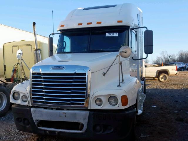 1FUJBBCG04LN20120 - 2004 FREIGHTLINER CONVENTION WHITE photo 2