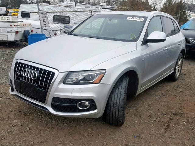 WA1DKBFP5BA011403 - 2011 AUDI Q5 PREMIUM SILVER photo 2