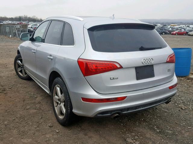 WA1DKBFP5BA011403 - 2011 AUDI Q5 PREMIUM SILVER photo 3