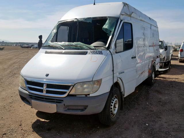 WD0PD744655828533 - 2005 DODGE SPRINTER WHITE photo 2