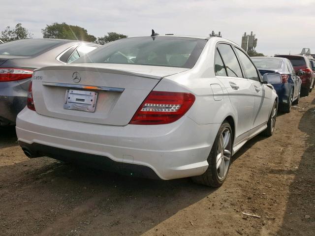 WDDGF4HB2EA961040 - 2014 MERCEDES-BENZ C 250 WHITE photo 4