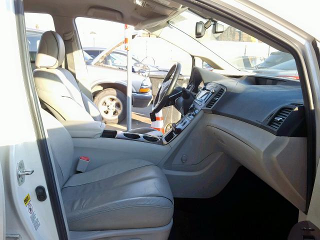 4T3BK3BB2AU045165 - 2010 TOYOTA VENZA BASE WHITE photo 5