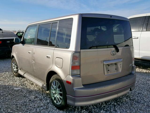 JTLKT324740147055 - 2004 TOYOTA SCION XB SILVER photo 3