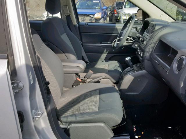 1J4NF4FB8AD553326 - 2010 JEEP COMPASS SP ვერცხლისფერი ფოტო 5