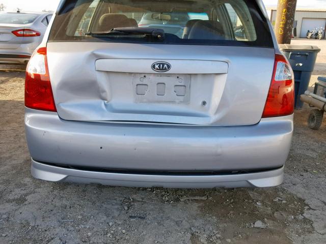 KNAFE161055107266 - 2005 KIA SPECTRA5 SILVER photo 9