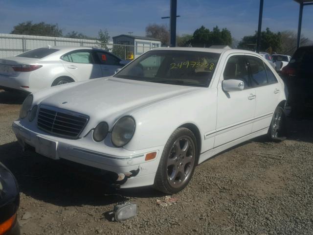 WDBJF65J9YB149335 - 2000 MERCEDES-BENZ E 320 WHITE photo 2