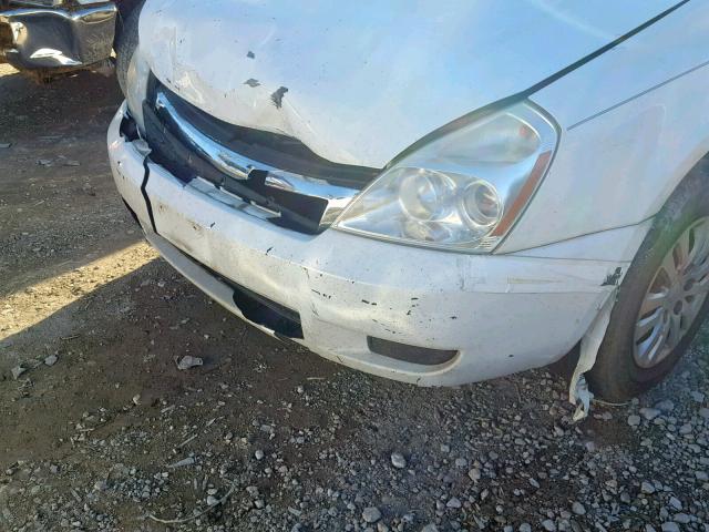 KNDMG4C76B6365456 - 2011 KIA SEDONA LX WHITE photo 9