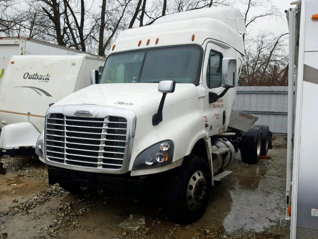 3AKJGLDVXJSJS1039 - 2018 FREIGHTLINER CASCADIA 1 WHITE photo 2