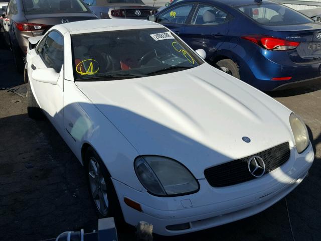 WDBKK47FXYF151231 - 2000 MERCEDES-BENZ SLK 230 KO WHITE photo 1