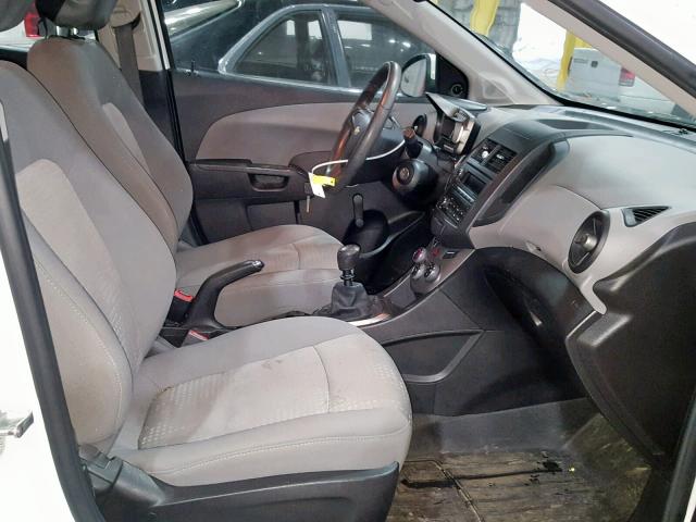 1G1JB6SH0D4236675 - 2013 CHEVROLET SONIC LS 白色 照片 5