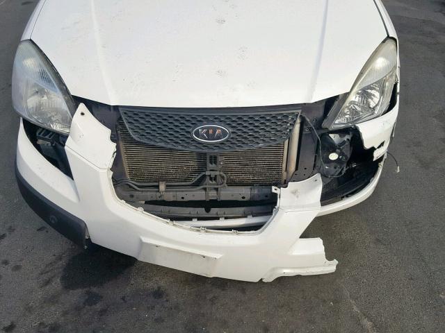 KNADE223596583937 - 2009 KIA RIO BASE WHITE photo 9