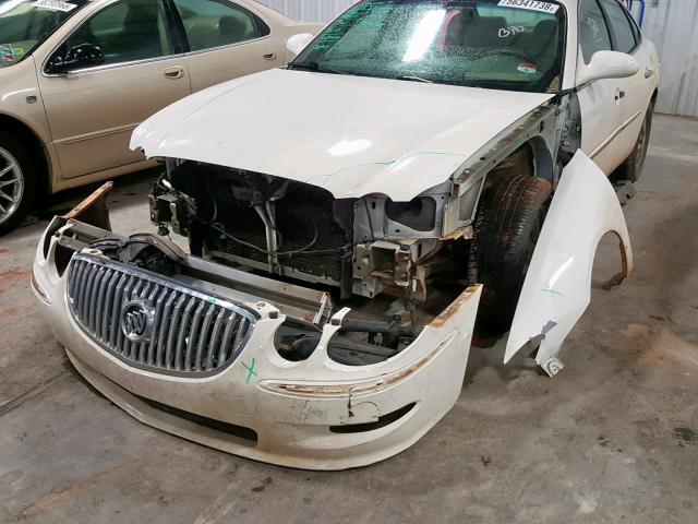 2G4WC582X91170562 - 2009 BUICK LACROSSE C WHITE photo 9