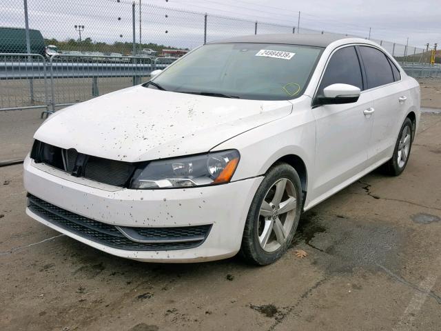 1VWBH7A32DC051391 - 2013 VOLKSWAGEN PASSAT SE WHITE photo 2