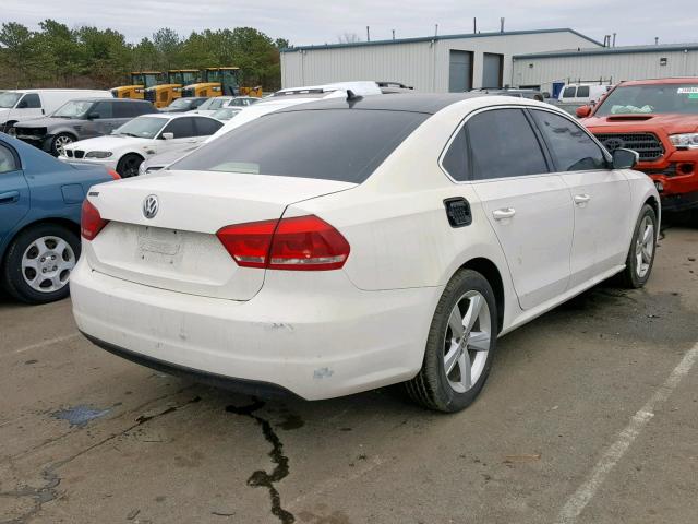 1VWBH7A32DC051391 - 2013 VOLKSWAGEN PASSAT SE WHITE photo 4