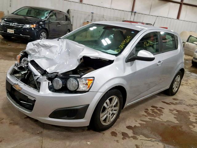 1G1JA6SH2C4148521 - 2012 CHEVROLET SONIC LS 银色 照片 2