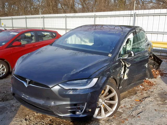 5YJXCAE20GF006947 - 2016 TESLA MODEL X GRAY photo 2