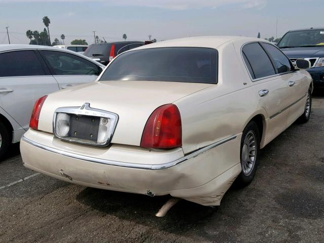 1LNFM83W0WY674099 - 1998 LINCOLN TOWN CAR C CREAM photo 4