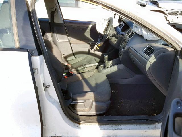 3VW1K7AJ8CM362381 - 2012 VOLKSWAGEN JETTA BASE Սպիտակ լուսանկար 5