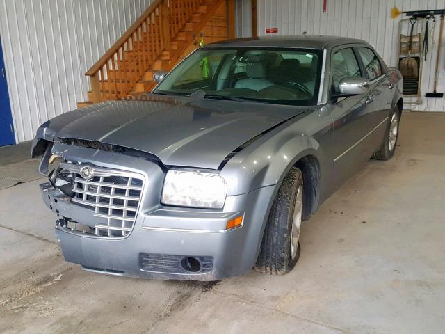 2C3KA53G16H258693 - 2006 CHRYSLER 300 TOURIN GRAY photo 2