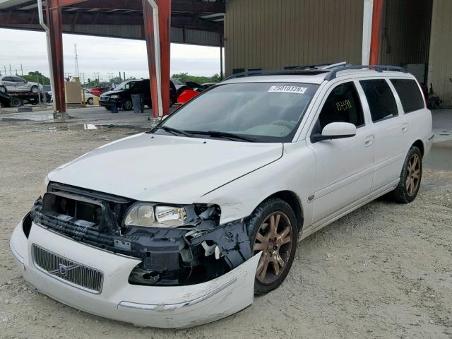 YV1SW592462555307 - 2006 VOLVO V70 2.5T WHITE photo 2