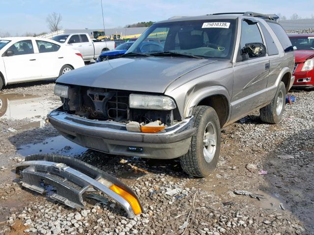 1GNCS18W51K261224 - 2001 CHEVROLET BLAZER GOLD photo 2