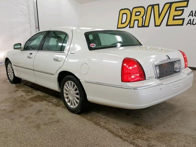 1LNHM82W63Y681547 - 2003 LINCOLN TOWN CAR S WHITE photo 3