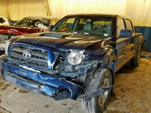 5TEMU52N97Z369221 - 2007 TOYOTA TACOMA DOU BLUE photo 2