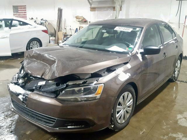 3VW1K7AJ0DM260235 - 2013 VOLKSWAGEN JETTA BASE Շագանակագույն լուսանկար 2