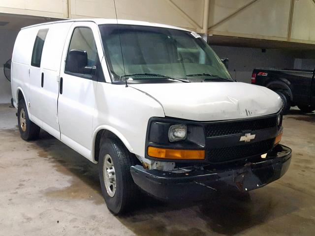 1GCFG15X241102904 - 2004 CHEVROLET EXPRESS G1 WHITE photo 1