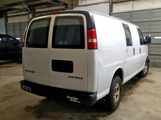 1GCFG15X241102904 - 2004 CHEVROLET EXPRESS G1 WHITE photo 4