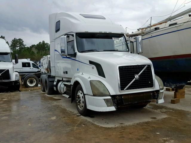 4V4NC9TH2AN287773 - 2010 VOLVO VN VNL WHITE photo 1