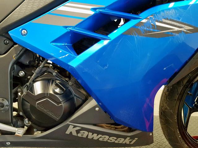 JKAEX8A12HDA33400 - 2017 KAWASAKI EX300 A BLUE photo 5