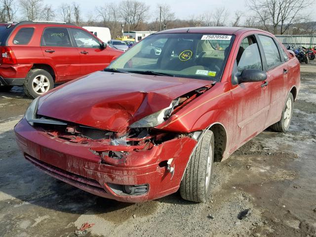 1FAFP34N85W294397 - 2005 FORD FOCUS ZX4 RED photo 2