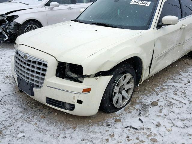 2C3KA53G27H884738 - 2007 CHRYSLER 300 TOURIN CREAM photo 9