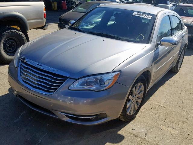 1C3CCBCB5DN654213 - 2013 CHRYSLER 200 LIMITE GRAY photo 2