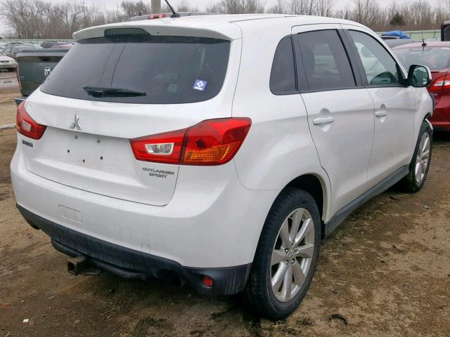 4A4AP3AU0DE004280 - 2013 MITSUBISHI OUTLANDER WHITE photo 4