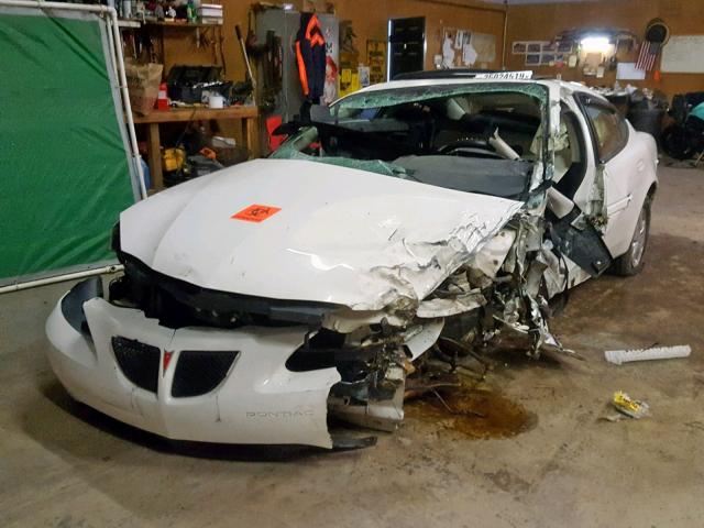 2G2WP582481177518 - 2008 PONTIAC GRAND PRIX WHITE photo 2
