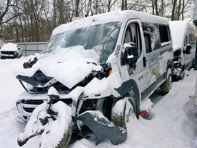 3C6TRVAG9JE115787 - 2018 RAM PROMASTER WHITE photo 2